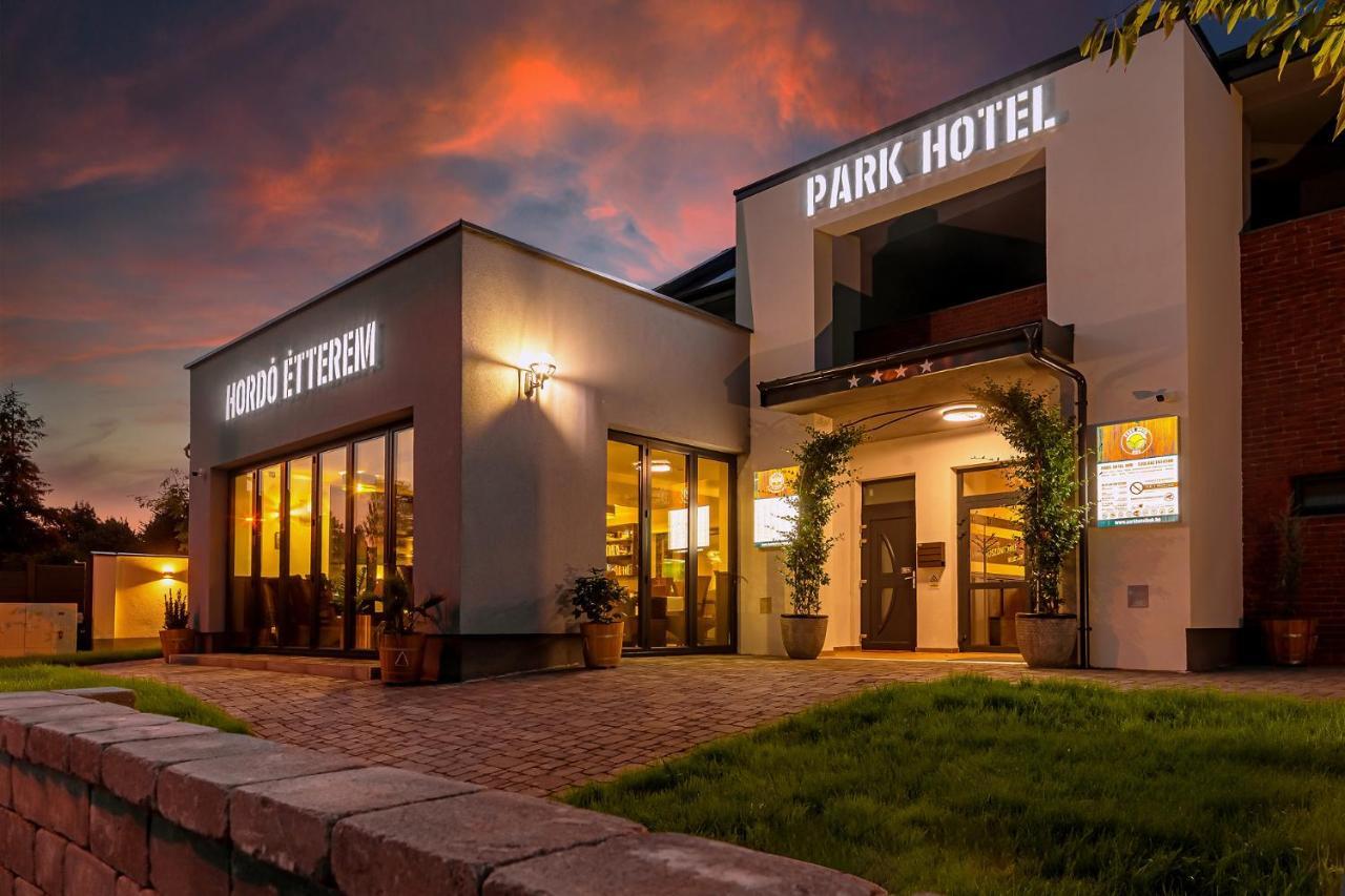 Park Hotel Buek-Buekfuerdo 외부 사진