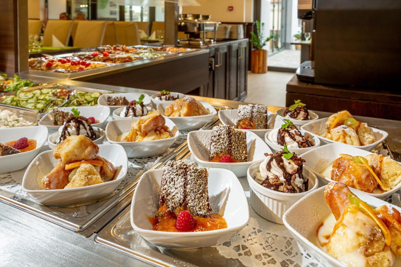 Park Hotel Buek-Buekfuerdo 외부 사진