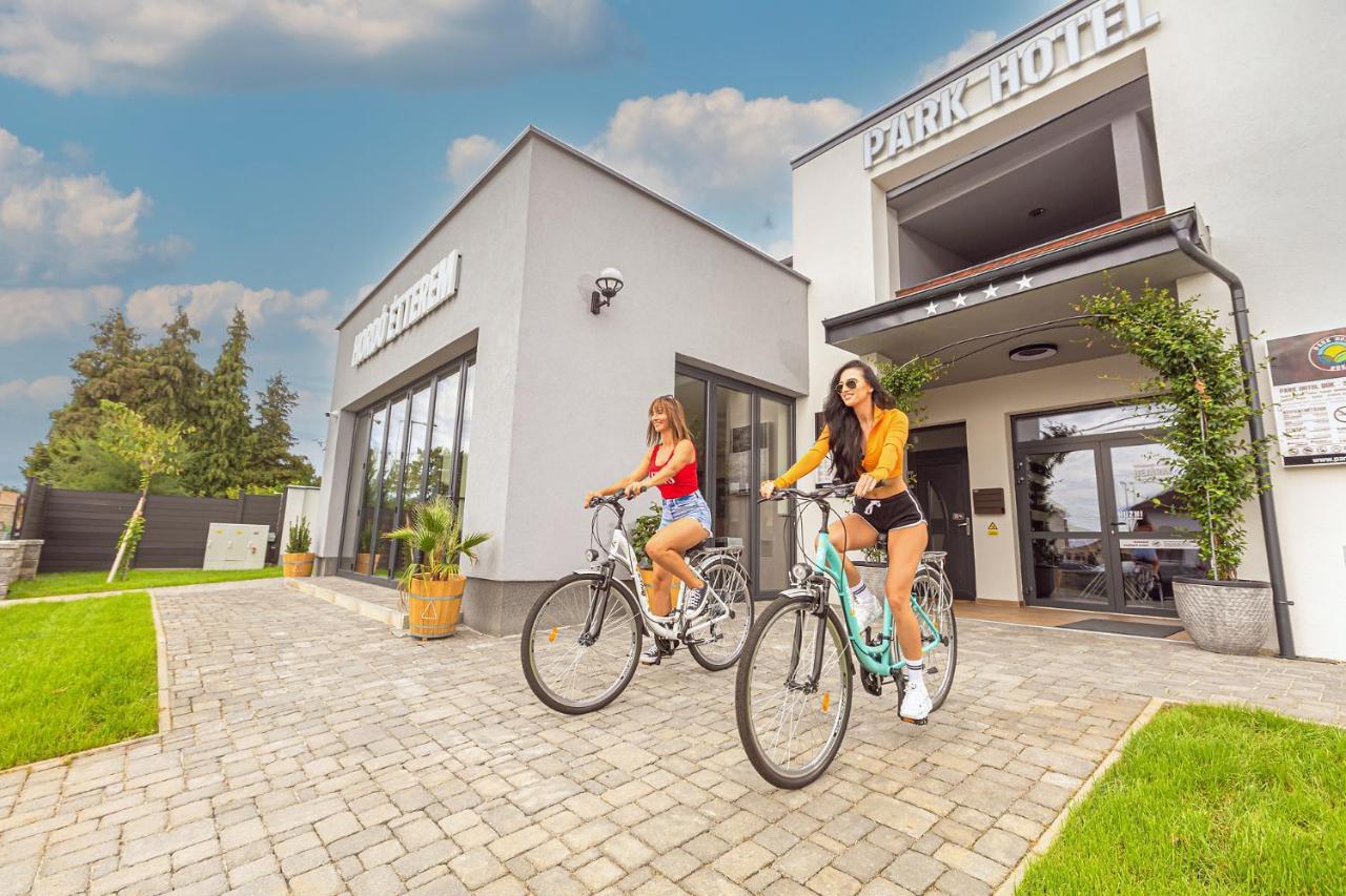 Park Hotel Buek-Buekfuerdo 외부 사진