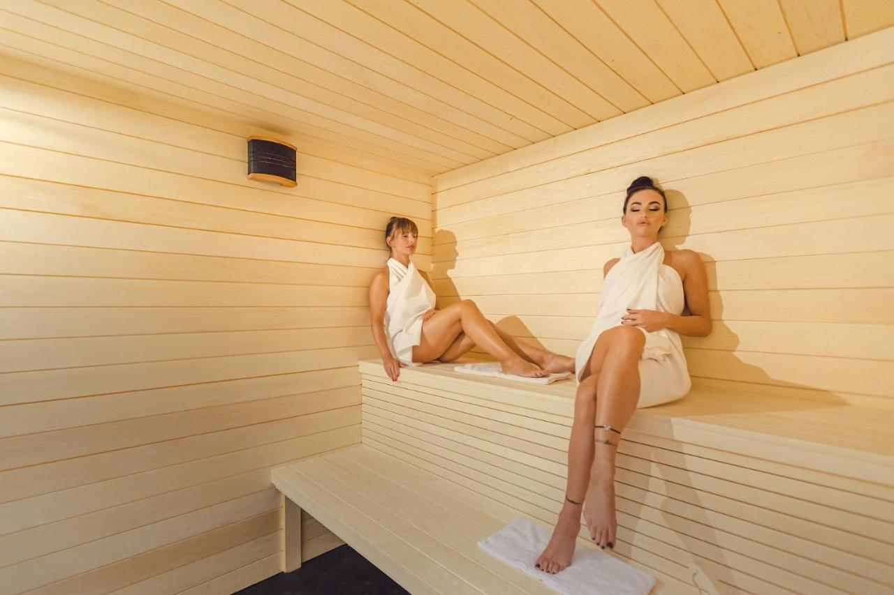 Park Hotel Buek-Buekfuerdo 외부 사진