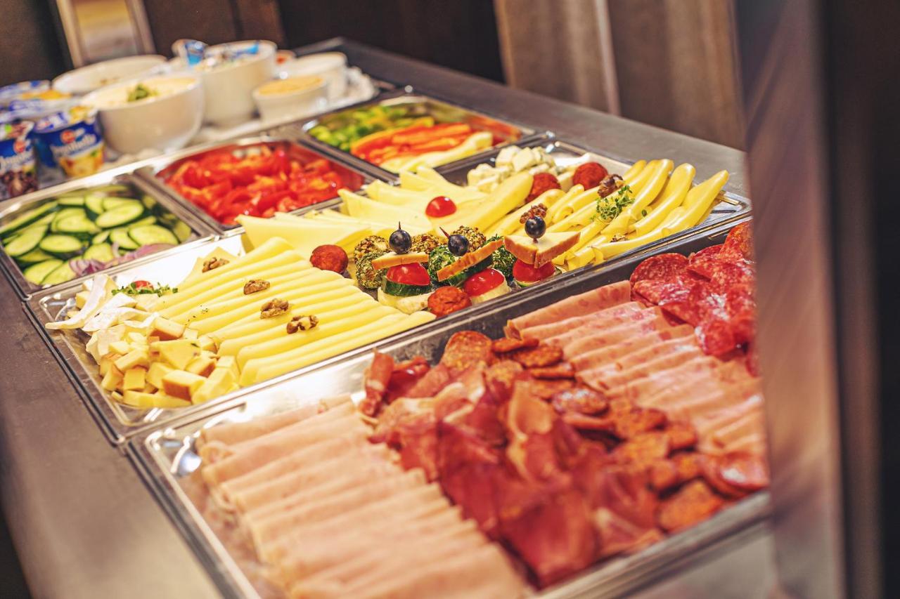 Park Hotel Buek-Buekfuerdo 외부 사진