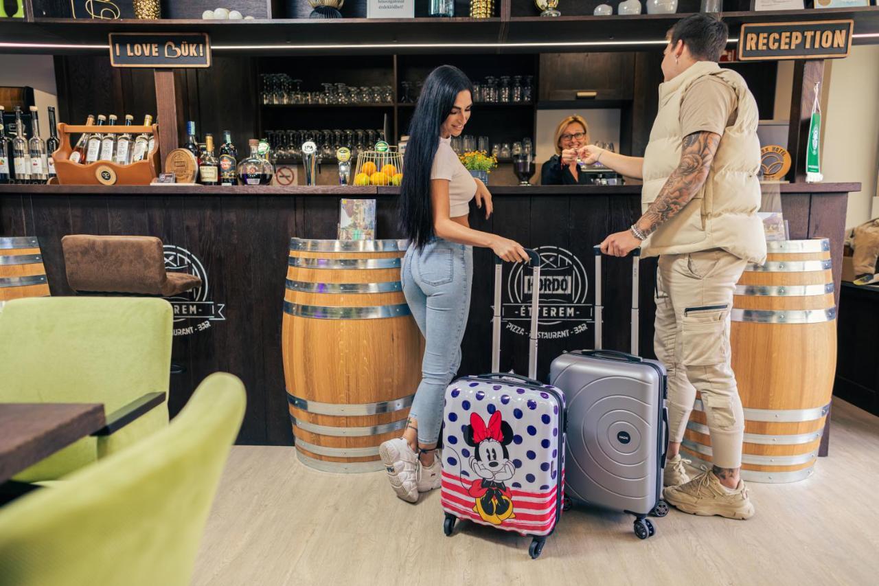 Park Hotel Buek-Buekfuerdo 외부 사진